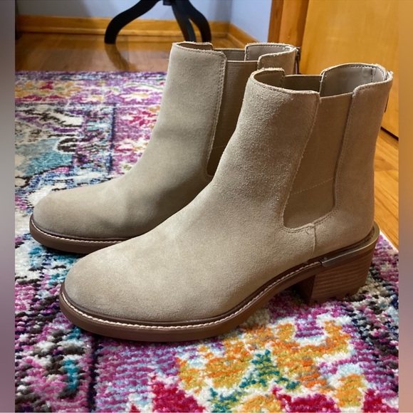 Vince Camuto Shoes - VEUC worn 2x 9.5Vince Camuto Suede Kelivena Tortilla Boots